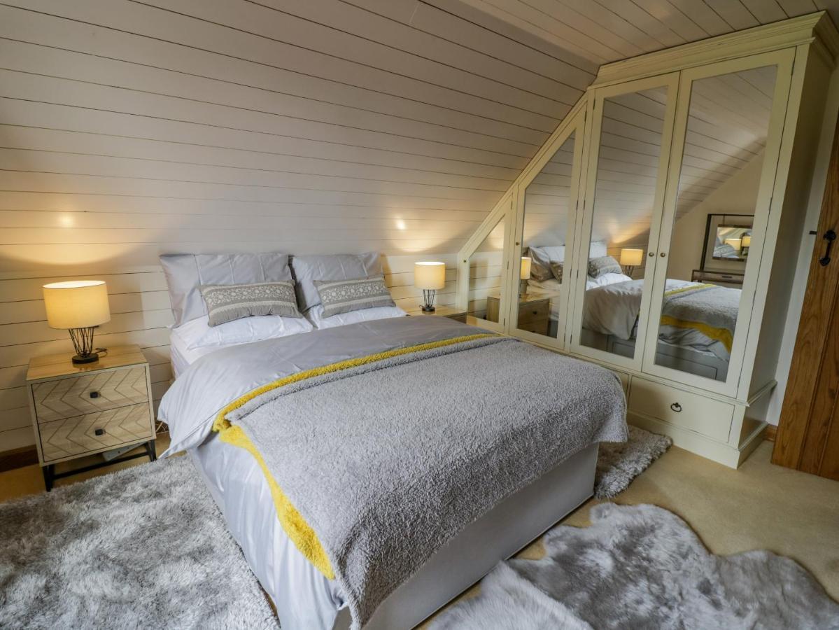 The Stables Villa สเตาเออร์บริดจ์ ภายนอก รูปภาพ
